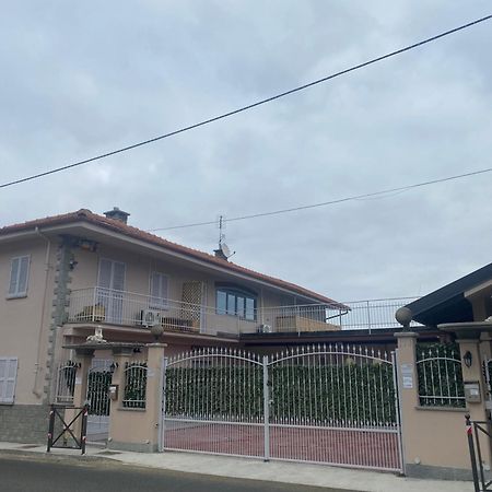 Bed and Breakfast La Casa Di Cate & Adry Envie Exterior foto