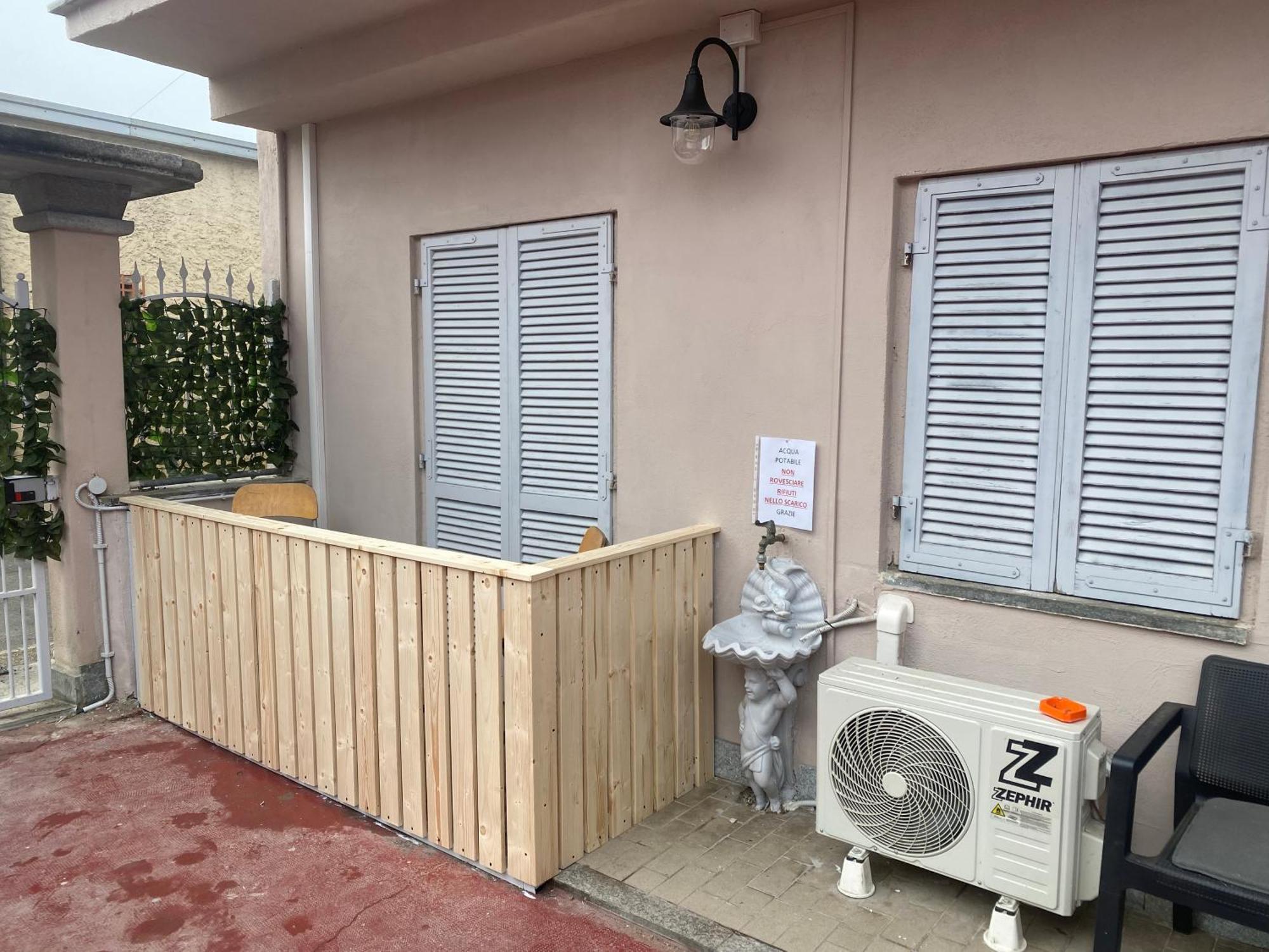 Bed and Breakfast La Casa Di Cate & Adry Envie Exterior foto