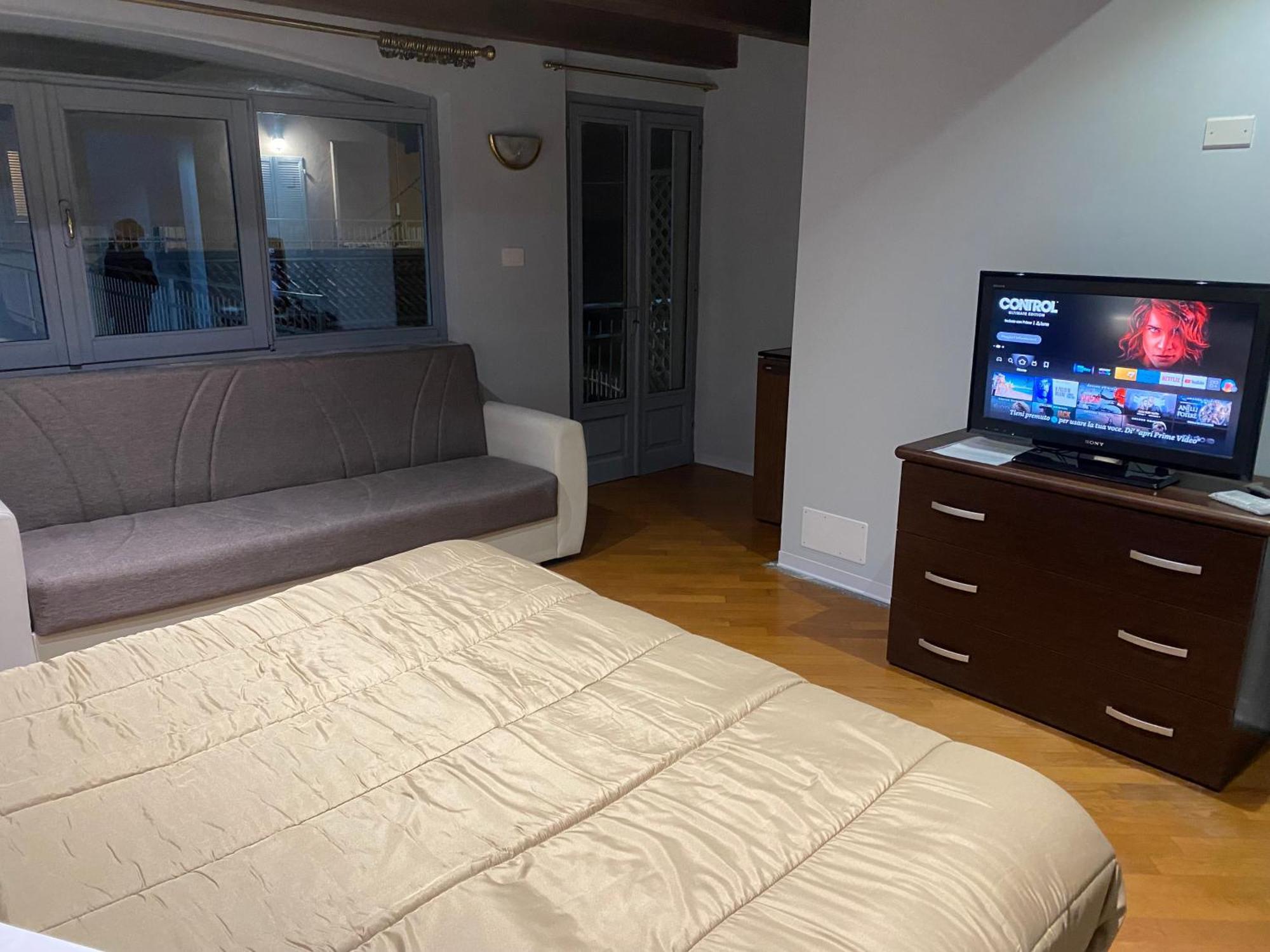 Bed and Breakfast La Casa Di Cate & Adry Envie Exterior foto