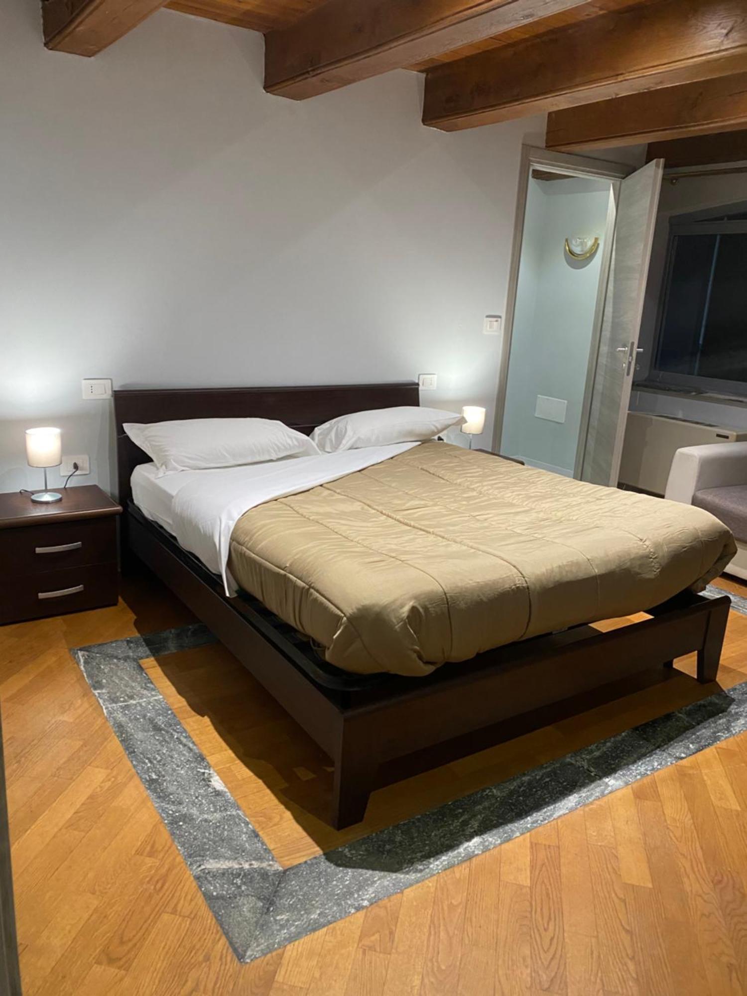 Bed and Breakfast La Casa Di Cate & Adry Envie Exterior foto