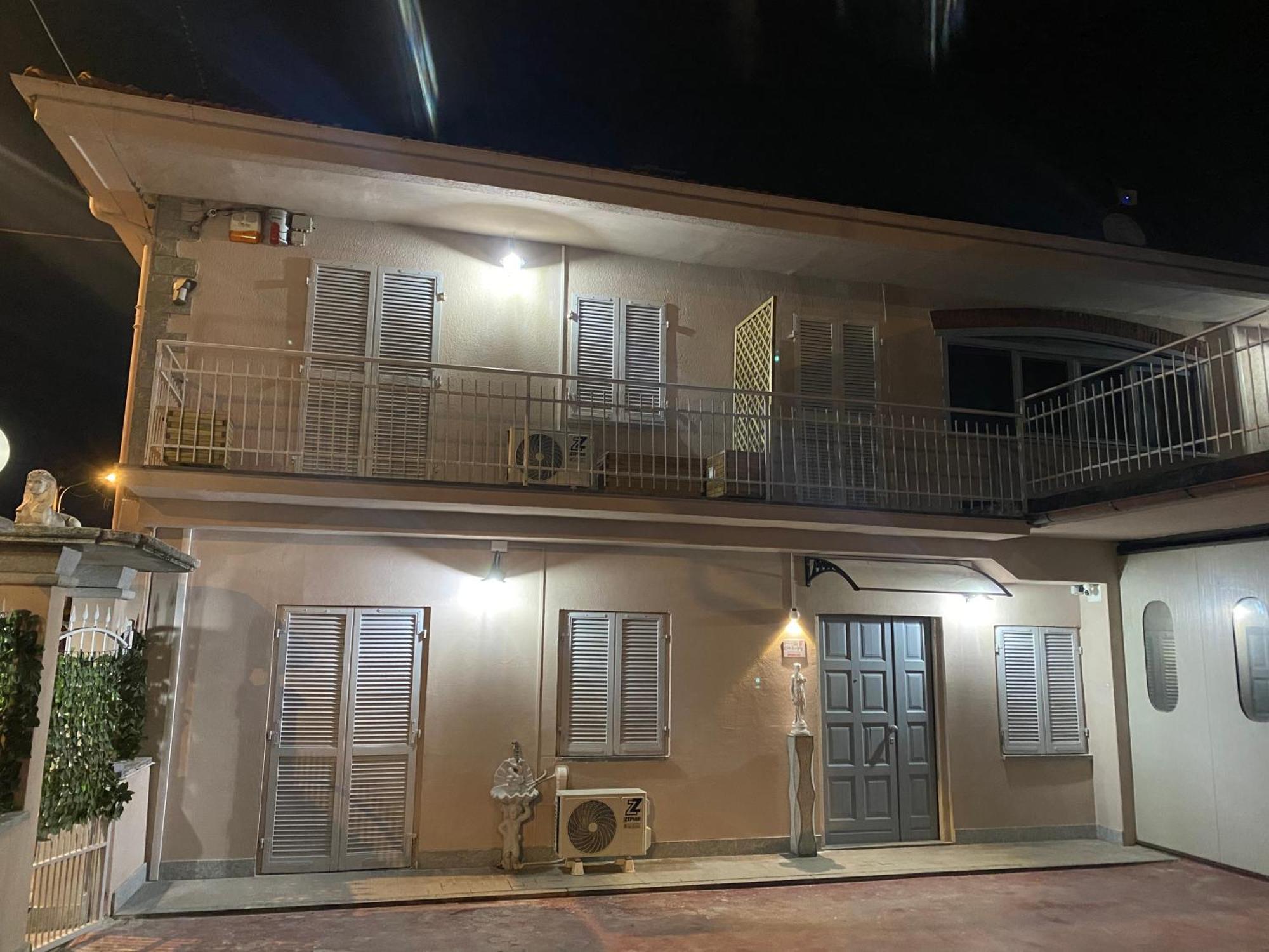 Bed and Breakfast La Casa Di Cate & Adry Envie Exterior foto