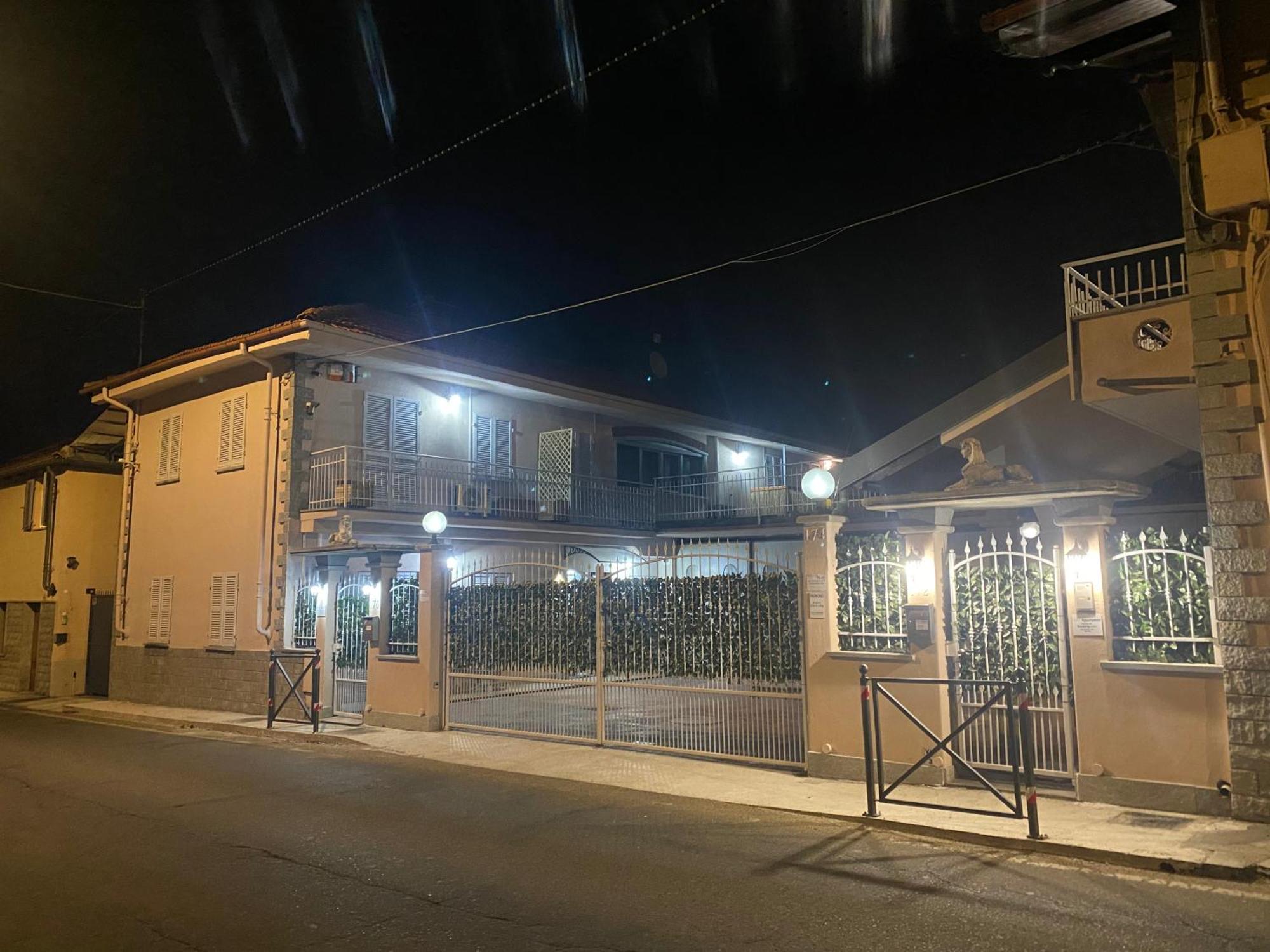Bed and Breakfast La Casa Di Cate & Adry Envie Exterior foto