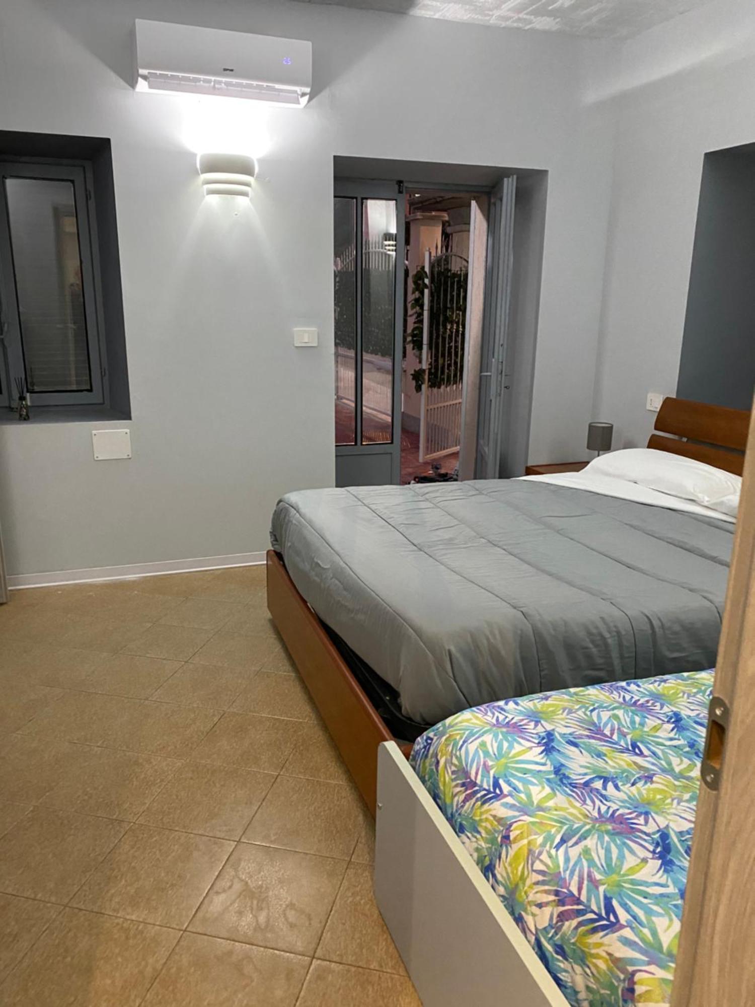 Bed and Breakfast La Casa Di Cate & Adry Envie Exterior foto