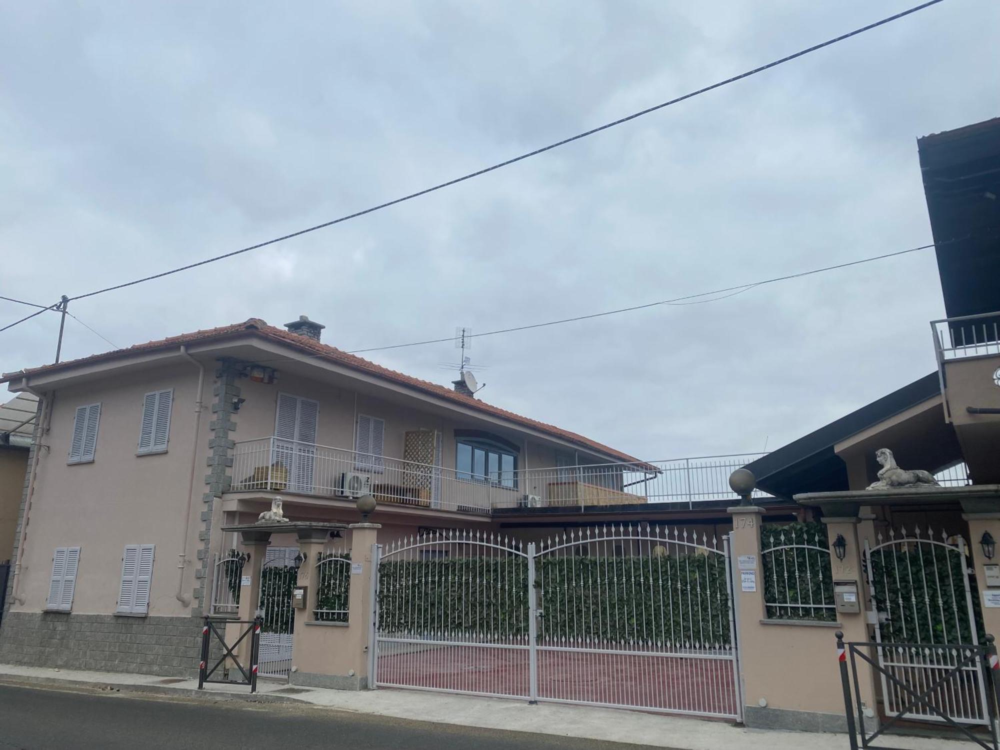 Bed and Breakfast La Casa Di Cate & Adry Envie Exterior foto
